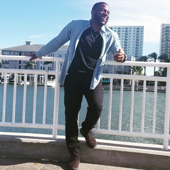 Meet your Posher, Levonte - Picture 1 of 1